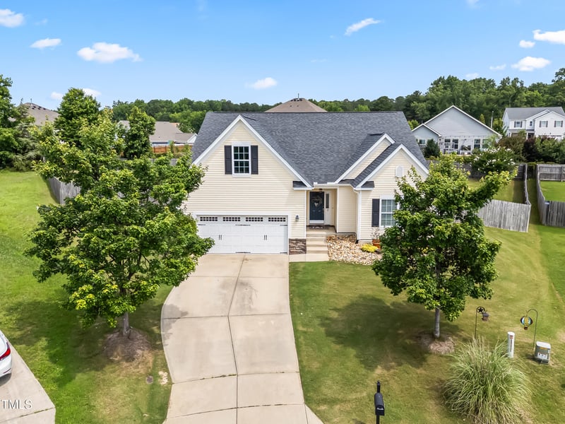 1400 Manley Ct, Fuquay Varina, NC 27526