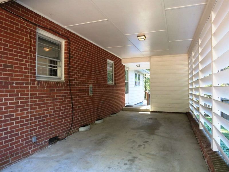 1400 Meadowbrook Dr, Garner, NC 27529