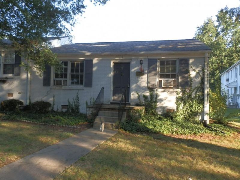 1400 Roslyn Dr #12D, Burlington, NC 27215