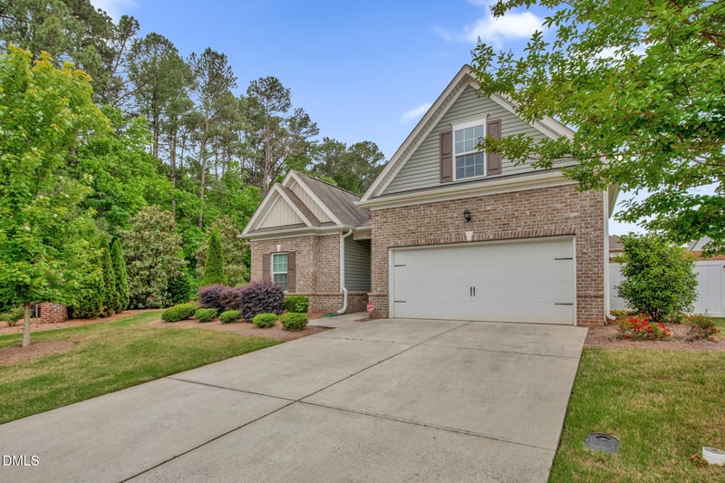 1401 Abercorn Ln, Sanford, NC 27330