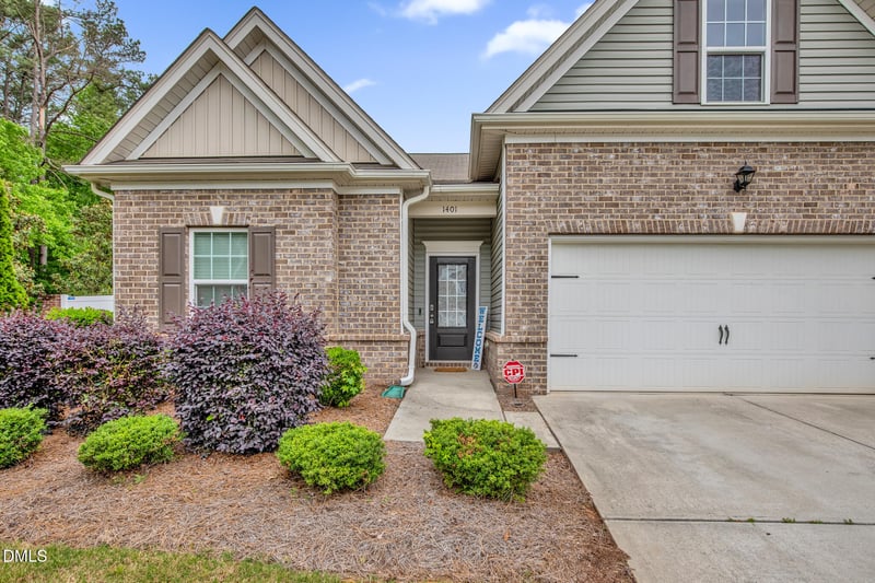 1401 Abercorn Ln, Sanford, NC 27330