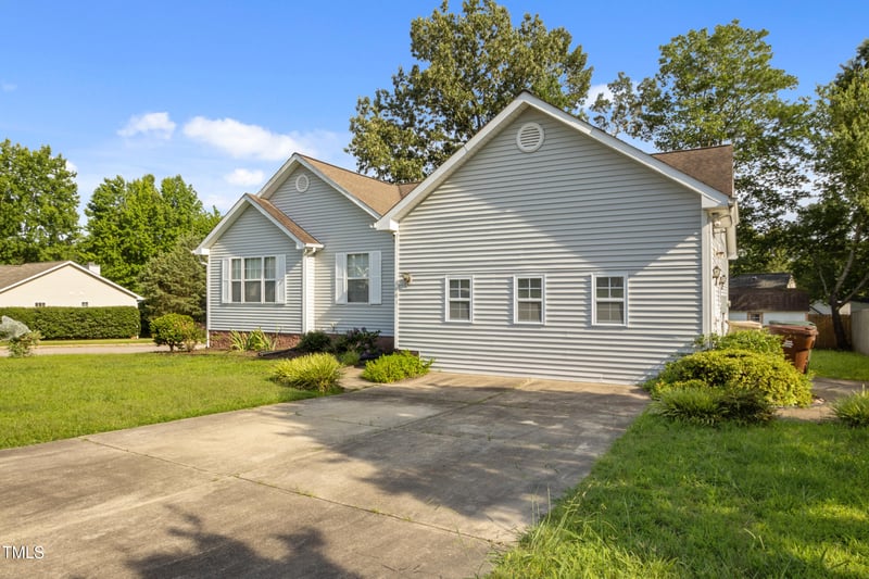 1401 Burchcrest Dr, Garner, NC 27529