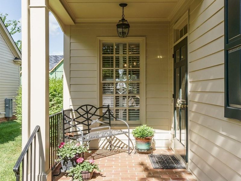 1401 Canfield Ct, Raleigh, NC 27608