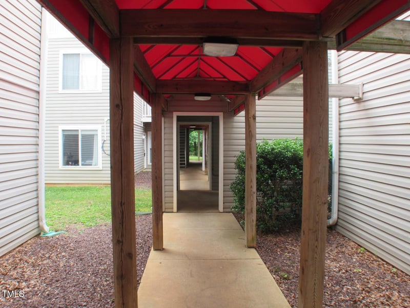 1401 Collegiate Cir #104, Raleigh, NC 27606