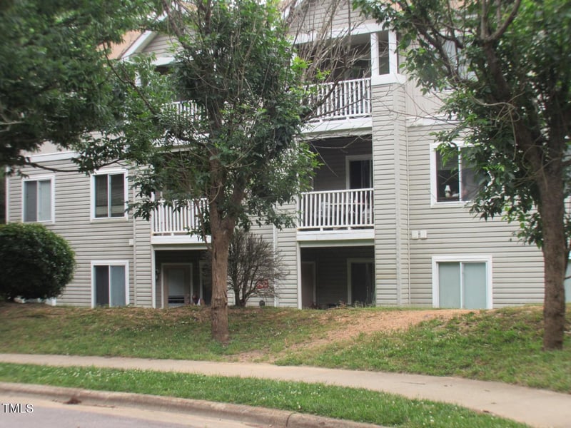1401 Collegiate Cir #104, Raleigh, NC 27606
