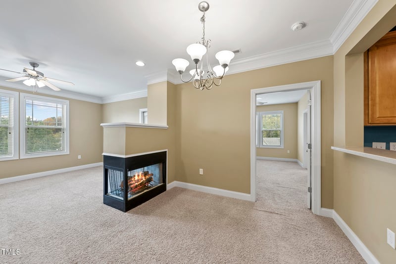 1401 Coopershill Dr #302, Raleigh, NC 27604