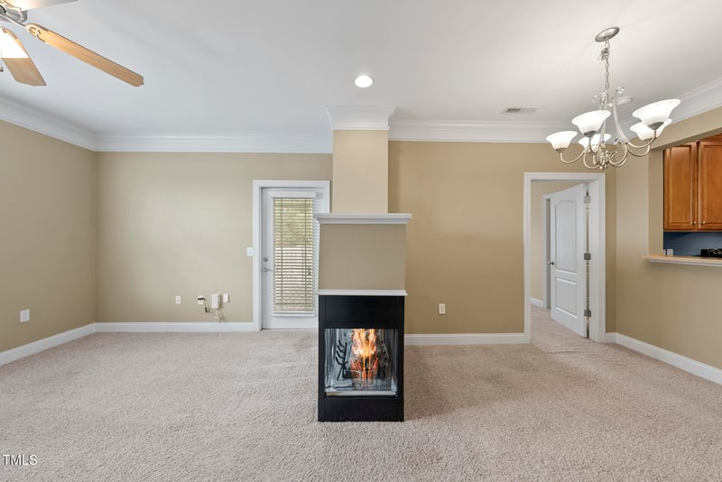 1401 Coopershill Dr #302, Raleigh, NC 27604