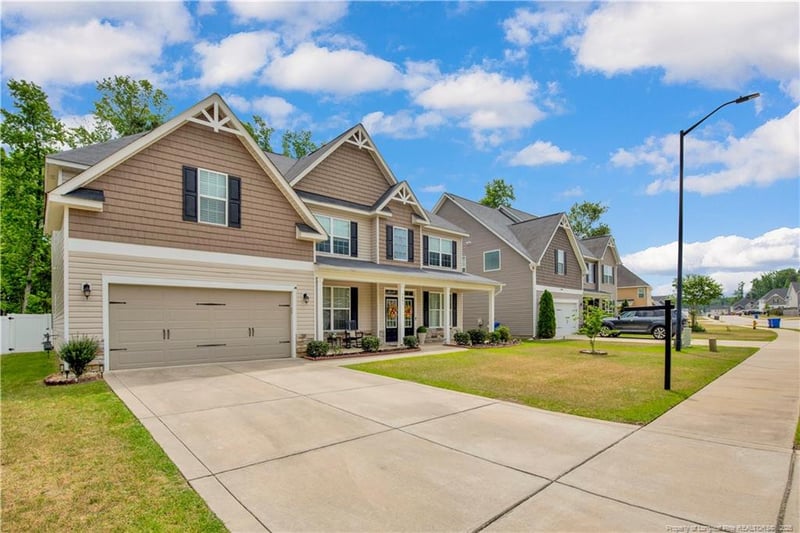 1401 Draw Bridge Ln, Fayetteville, NC 28312