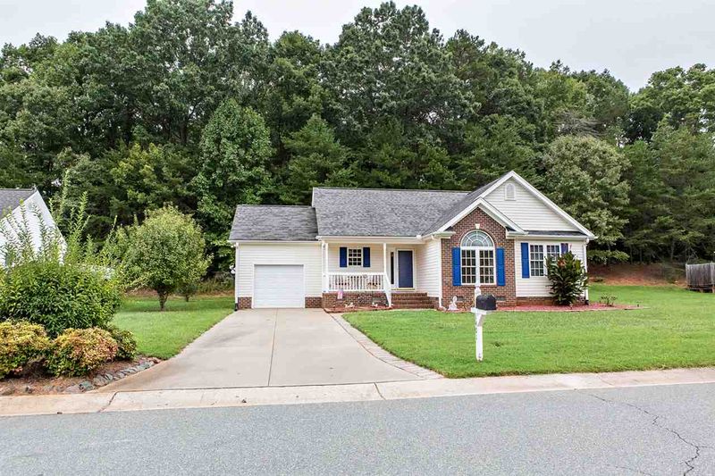 1401 Durham Meadows Dr, Burlington, NC 27217