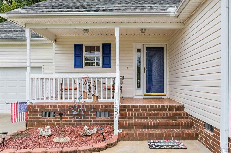 1401 Durham Meadows Dr, Burlington, NC 27217