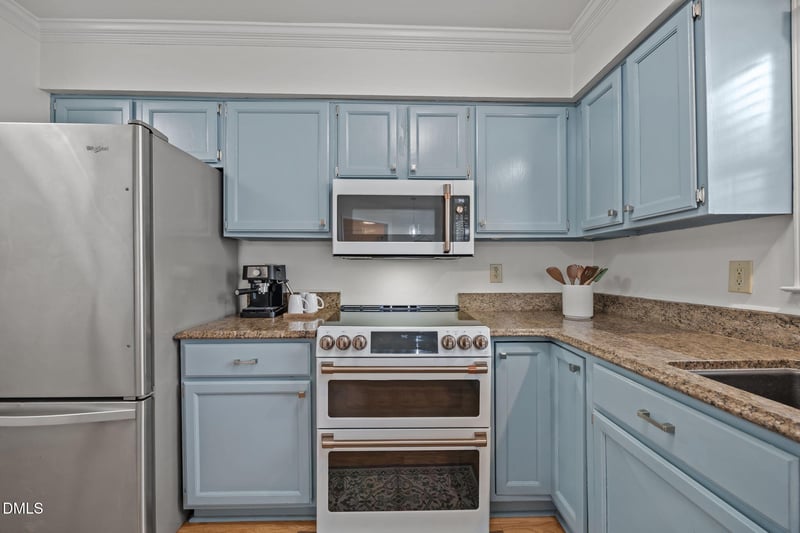 1401 Mapleside Ct, Raleigh, NC 27609