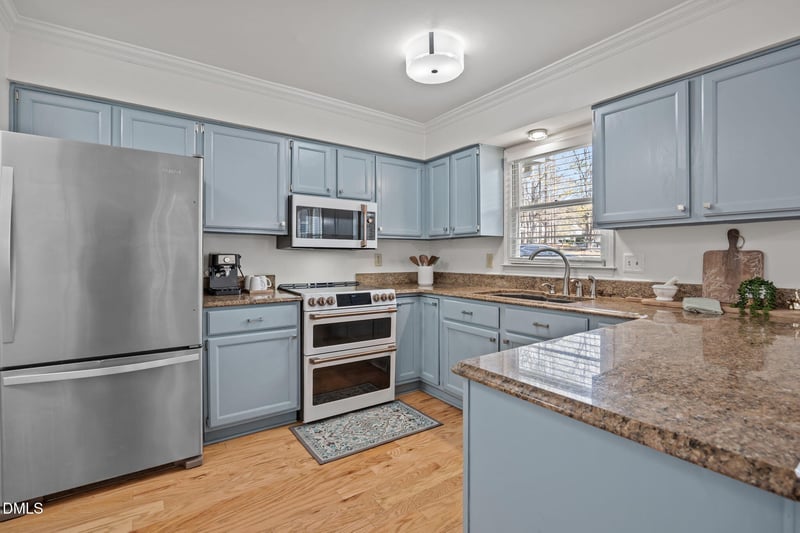 1401 Mapleside Ct, Raleigh, NC 27609