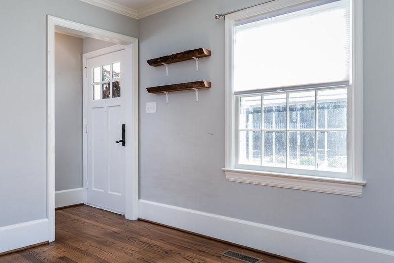 1401 Mordecai Dr, Raleigh, NC 27604