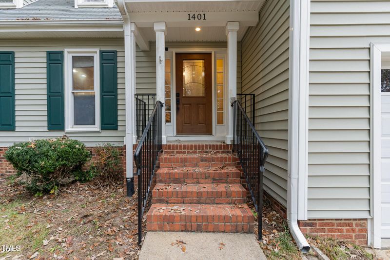 1401 Morningsdale Dr, Raleigh, NC 27609