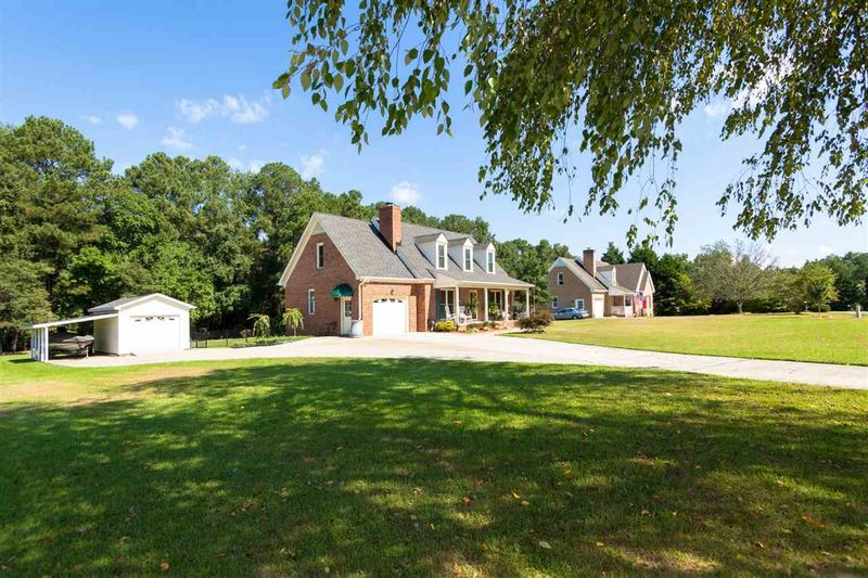 1401 Squire Ridge Dr, Fuquay Varina, NC 27526