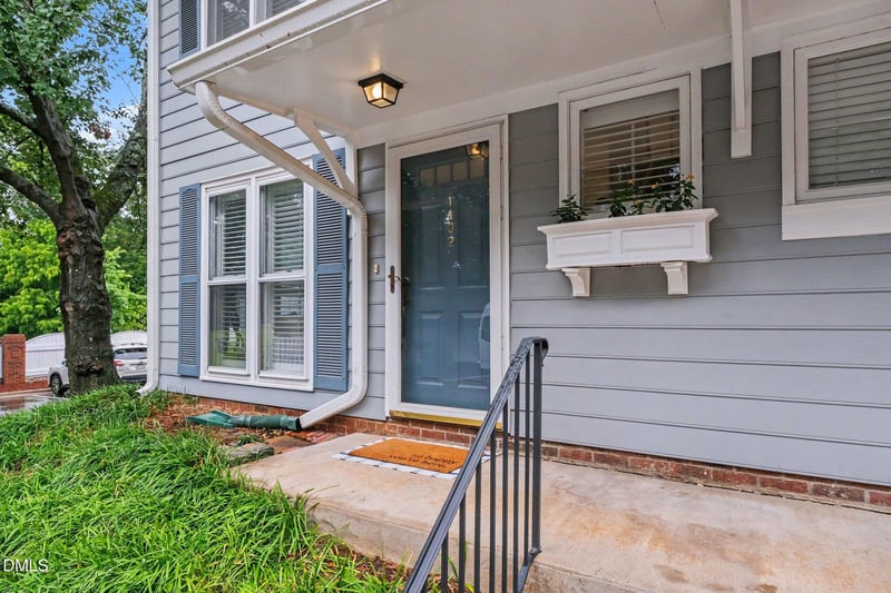 1402 Barton Place Dr, Raleigh, NC 27608