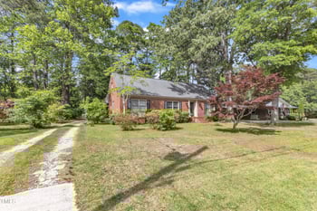 1402 Dogwood Ln, Wilson, NC 27896