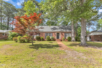 1402 Dogwood Ln, Wilson, NC 27896