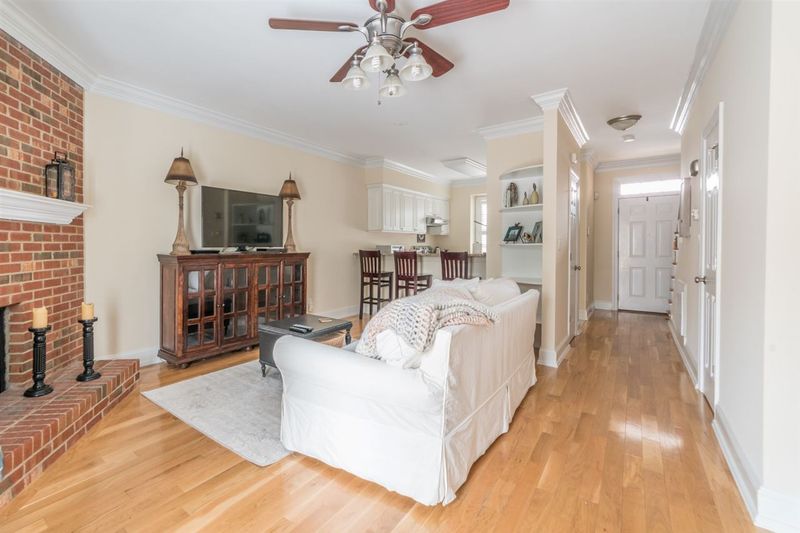 1402 Governors Ct, Raleigh, NC 27604