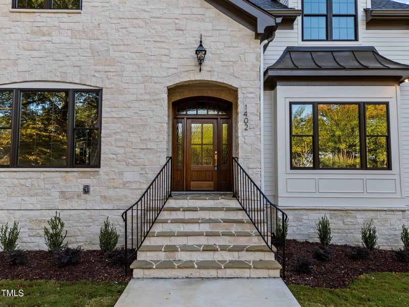 1402 Mordecai Dr, Raleigh, NC 27604