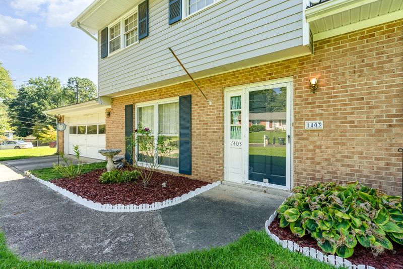 1403 Edgebrook Dr, Garner, NC 27529