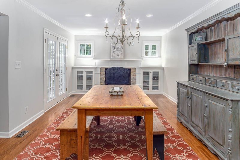 1403 Lake Pine Dr, Cary, NC 27511