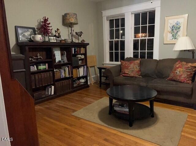 1403 Mordecai Dr, Raleigh, NC 27604