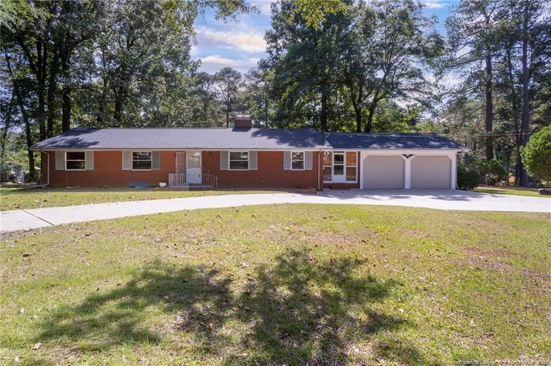 1403 Valencia Dr, Fayetteville, NC 28303