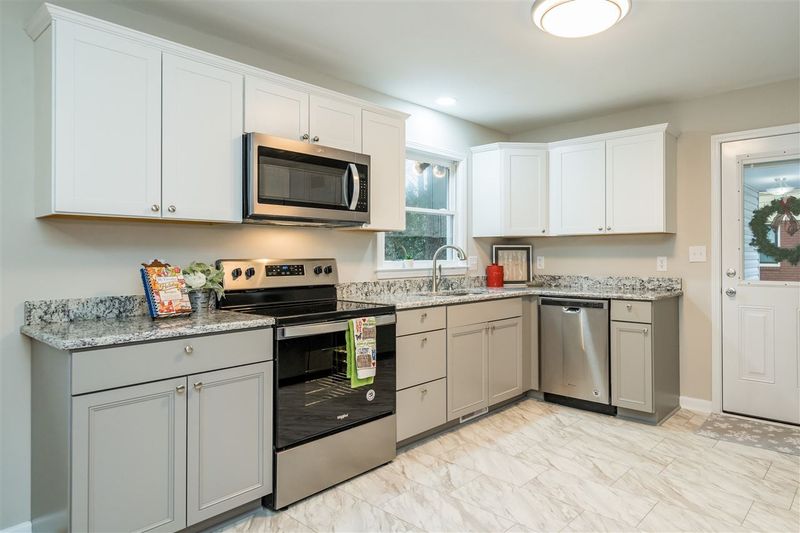 1403 Vandora Springs Rd, Garner, NC 27529