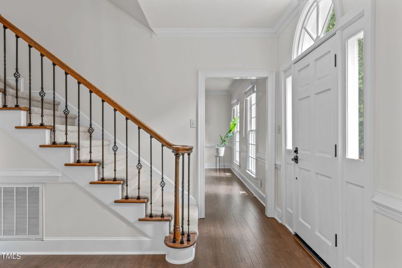 1404 Chatsworth Ln, Raleigh, NC 27614