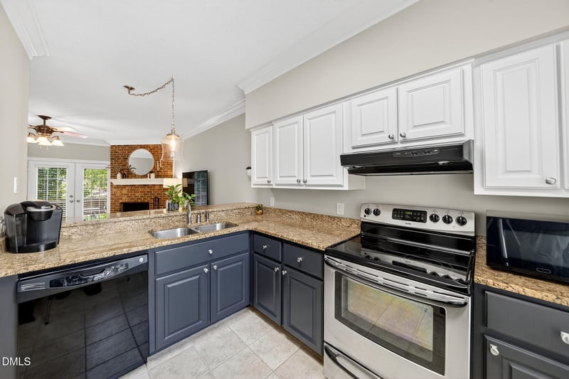 1404 Governors Ct, Raleigh, NC 27604
