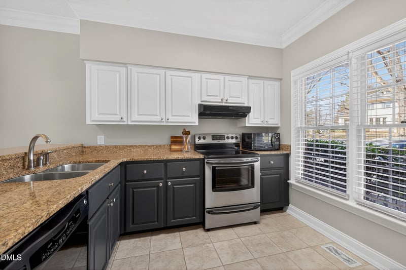 1404 Governors Ct, Raleigh, NC 27604