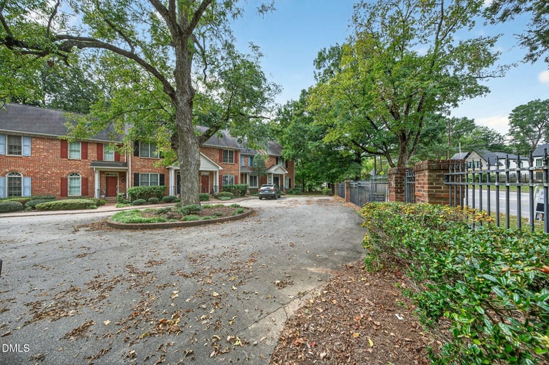 1404 Governors Ct, Raleigh, NC 27604