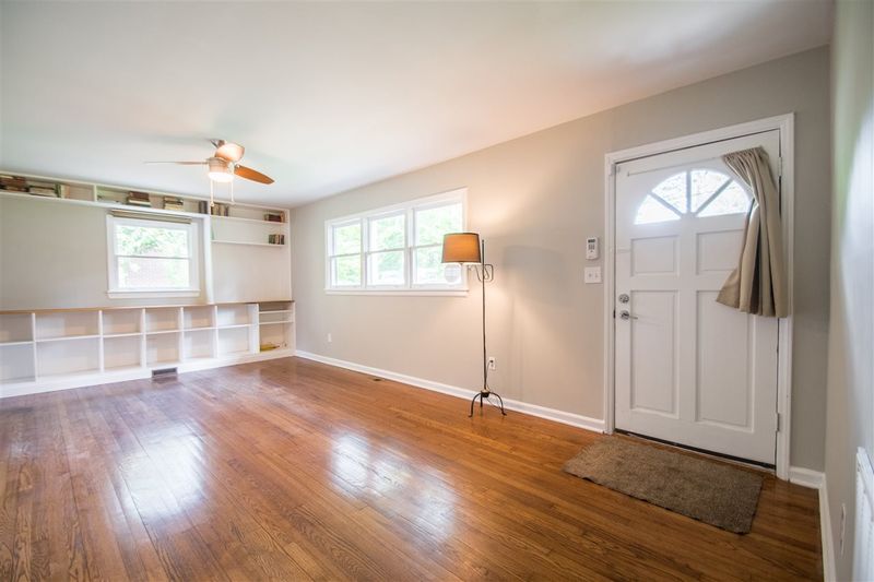 1404 Meadowbrook Dr, Garner, NC 27529