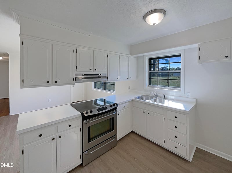 1404 Savannah Dr, Raleigh, NC 27610