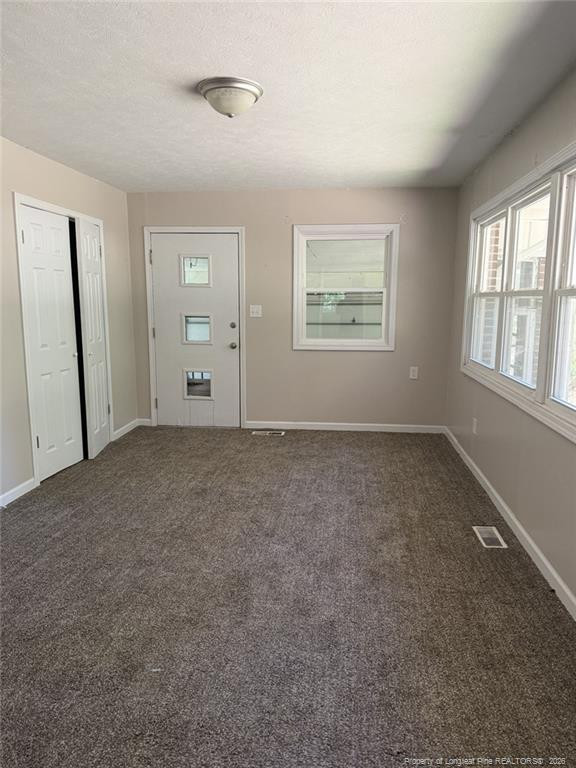 1404 Valencia Dr, Fayetteville, NC 28303