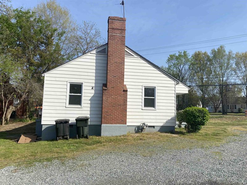 1404 Vaughan Rd, Burlington, NC 27217