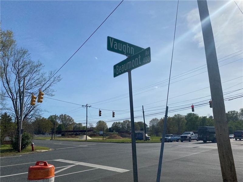 1404 Vaughn Rd, Burlington, NC 27217