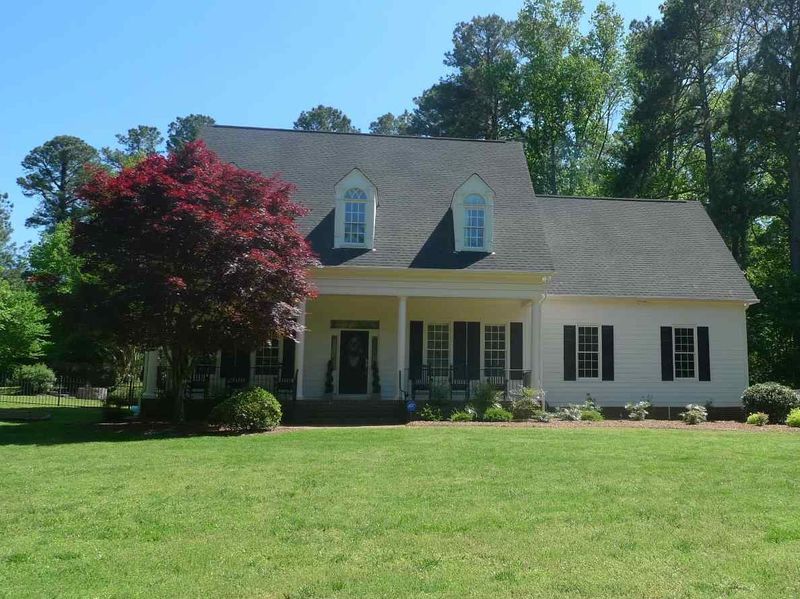 1405 Eglantyne Ct, Raleigh, NC 27613