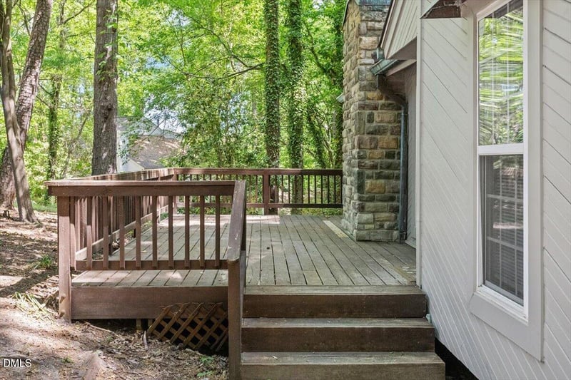 1405 Fairway Ridge Dr, Raleigh, NC 27606