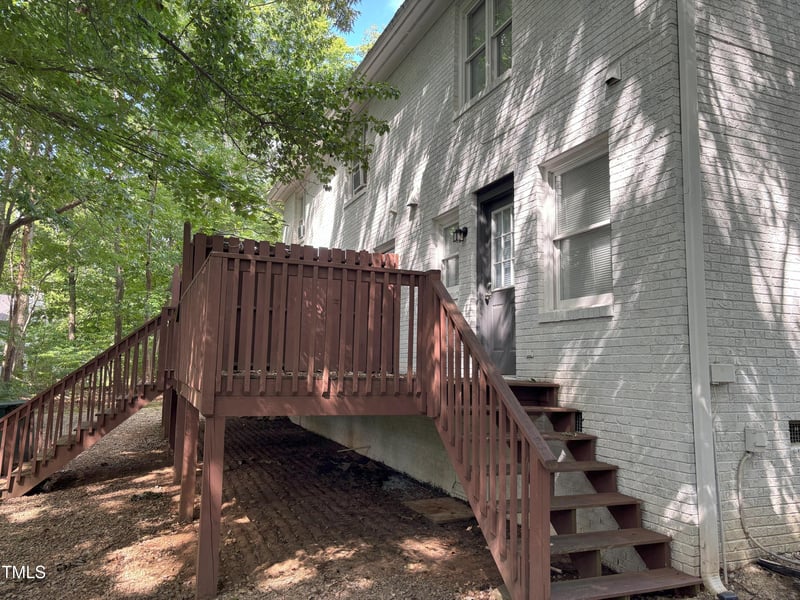 1405 Highview Ct, Raleigh, NC 27606