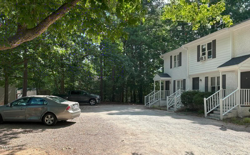 1405 Highview Ct, Raleigh, NC 27606