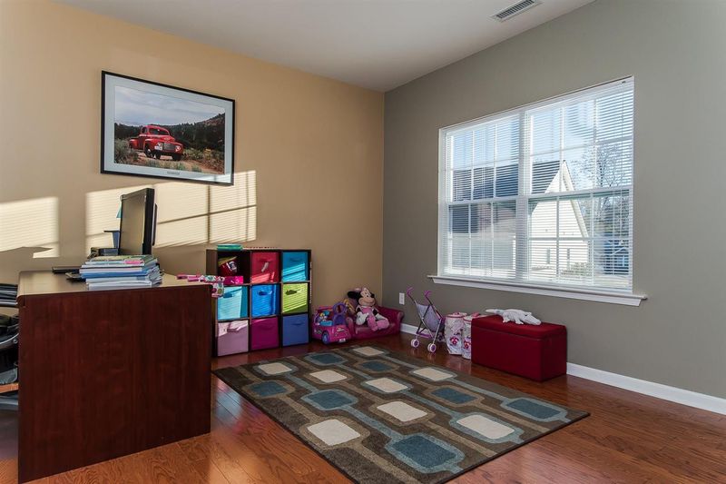 1405 Manley Ct, Fuquay Varina, NC 27526