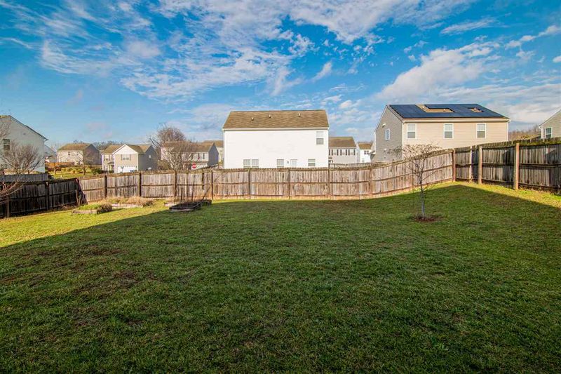 1405 Platinum Ct, Mebane, NC 27302