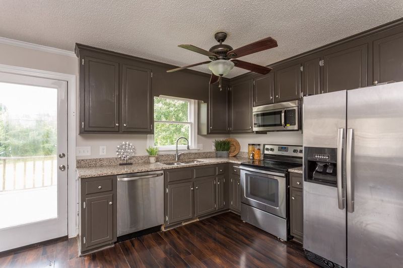 1405 Raybon Dr, Wendell, NC 27591