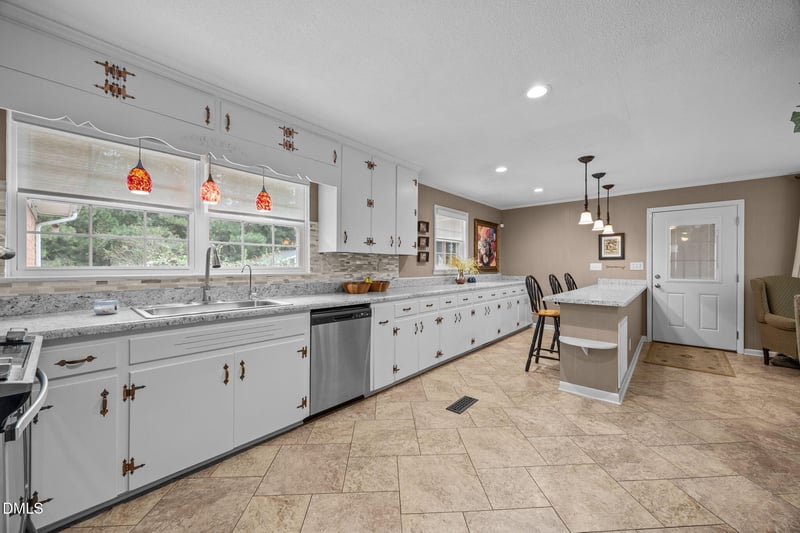 1406 Fairground Rd, Dunn, NC 28334