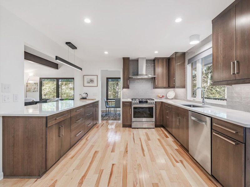 1406 Gray Bluff Trl, Chapel Hill, NC 27517