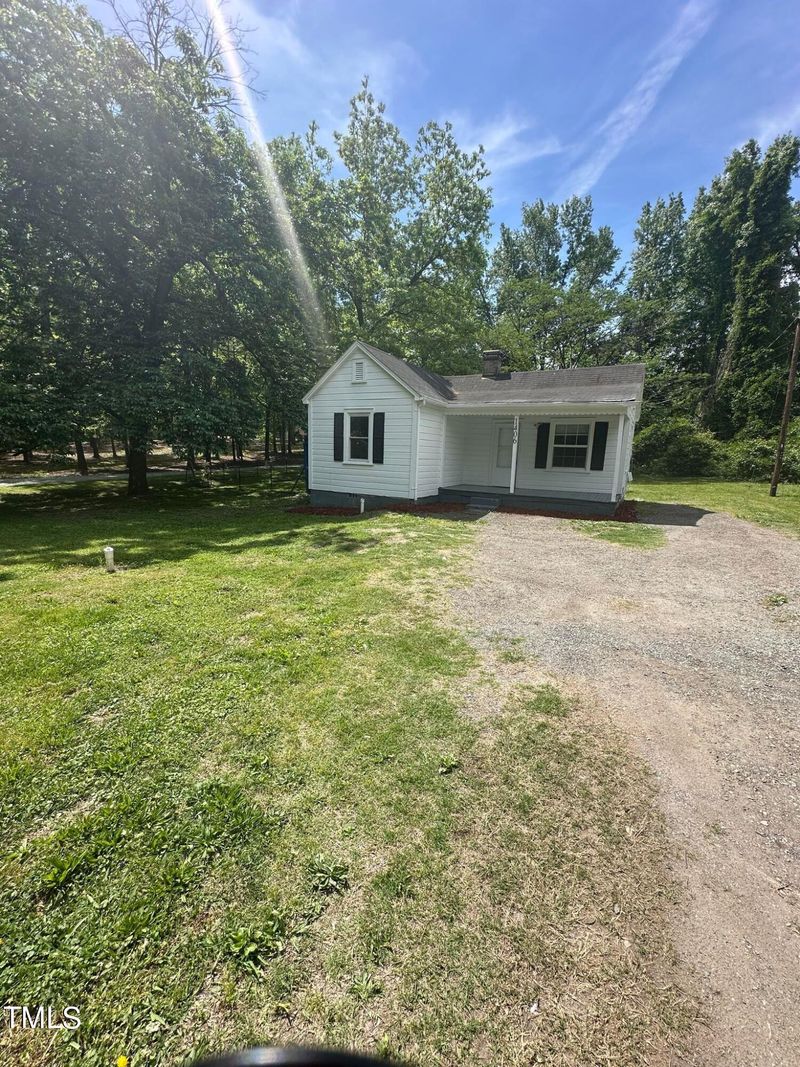 1406 Grimes St, Burlington, NC 27217