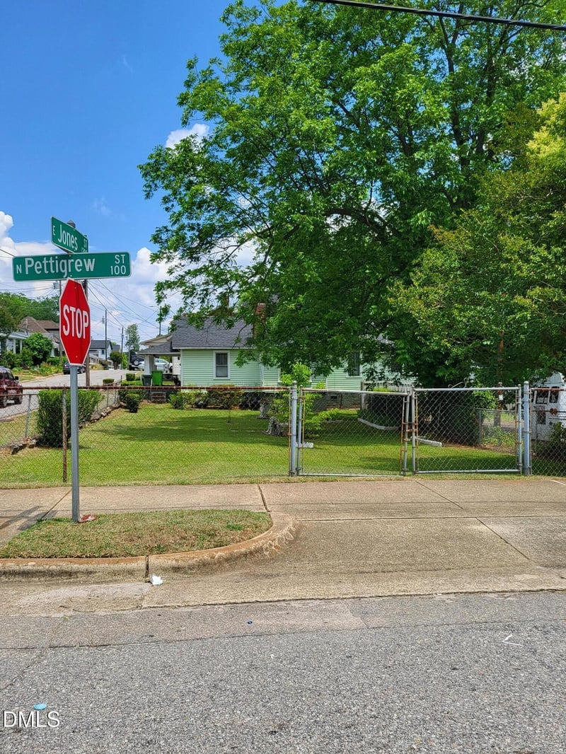 1406 Jones St, Raleigh, NC 27610