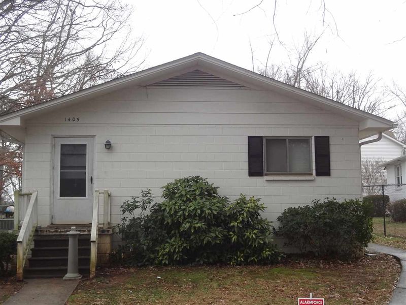 1406 Varsity Dr, Raleigh, NC 27606